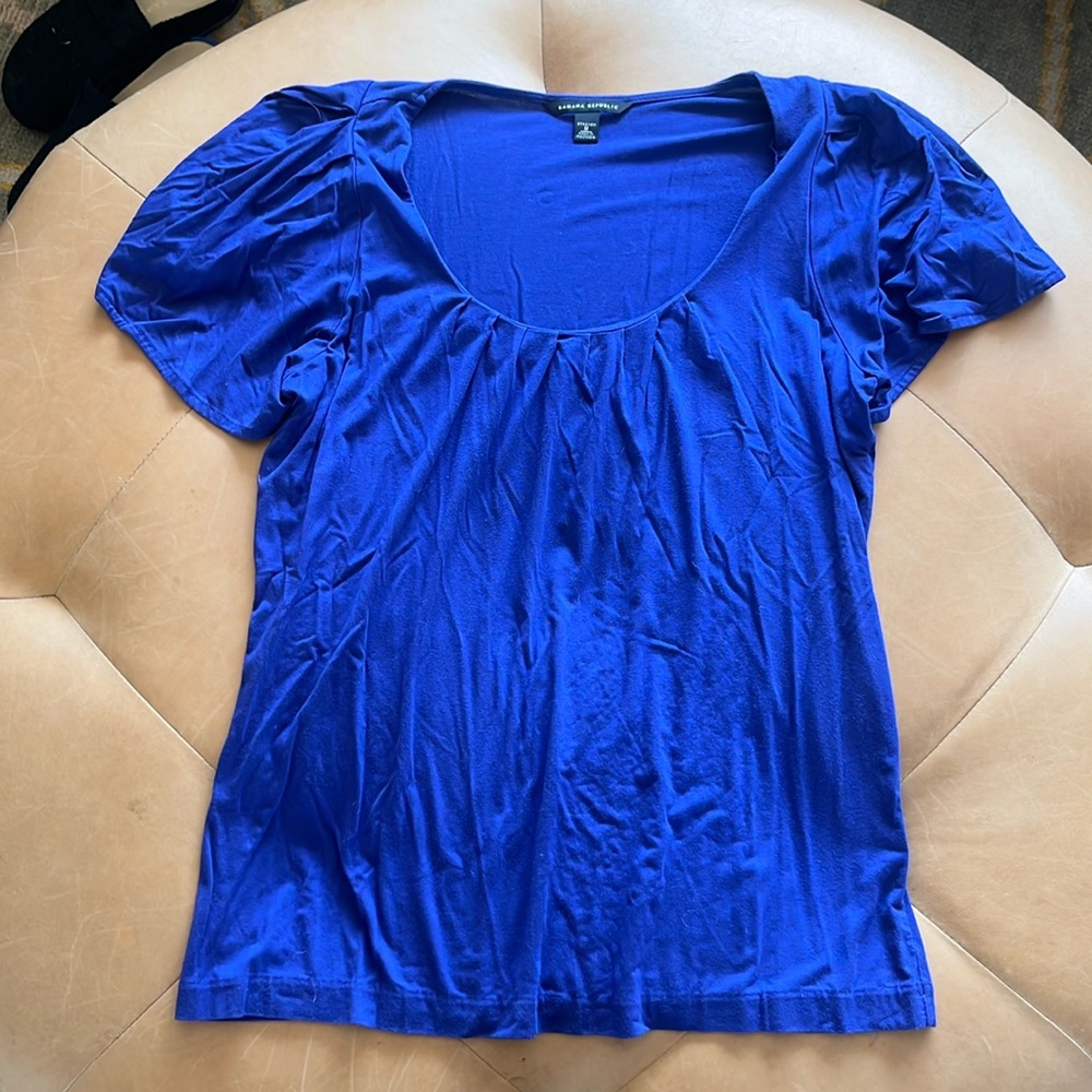 BR Blue Scoop Neck Flowy Stretch Top